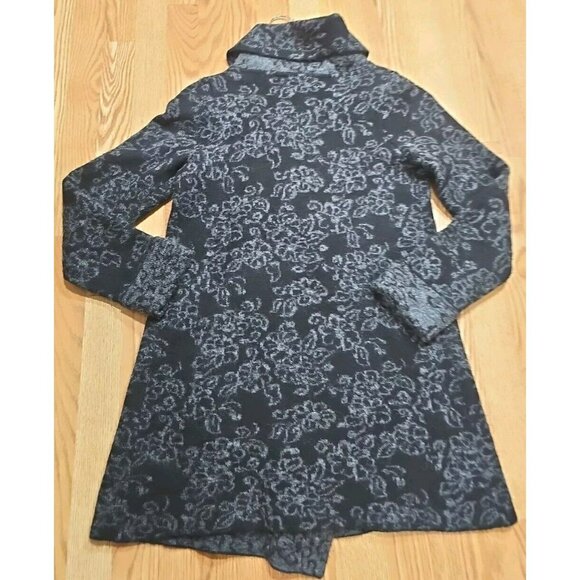 Tahari Wool Blend Sweater Wrap Cardigan Women's LRG Black Floral Warm Comfy Cowl - Picture 9 of 10